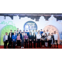 Foto de grupo com os convidados para a inaugura&#231;&#227;o, no “Pavilh&#227;o da Criatividade de Macau”
